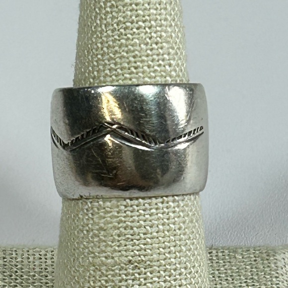 Unsigned Heavy Thick Sterling Silver 925 Ring Size 8 Native Southwestern